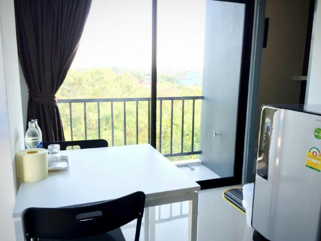 Promsook Apartment チョンブリ 部屋 写真